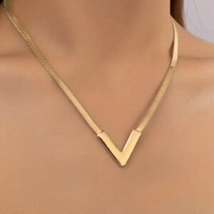 Elegant Gold V-Shaped Necklace